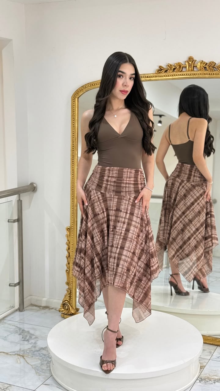 Falda asimetrica cuadros