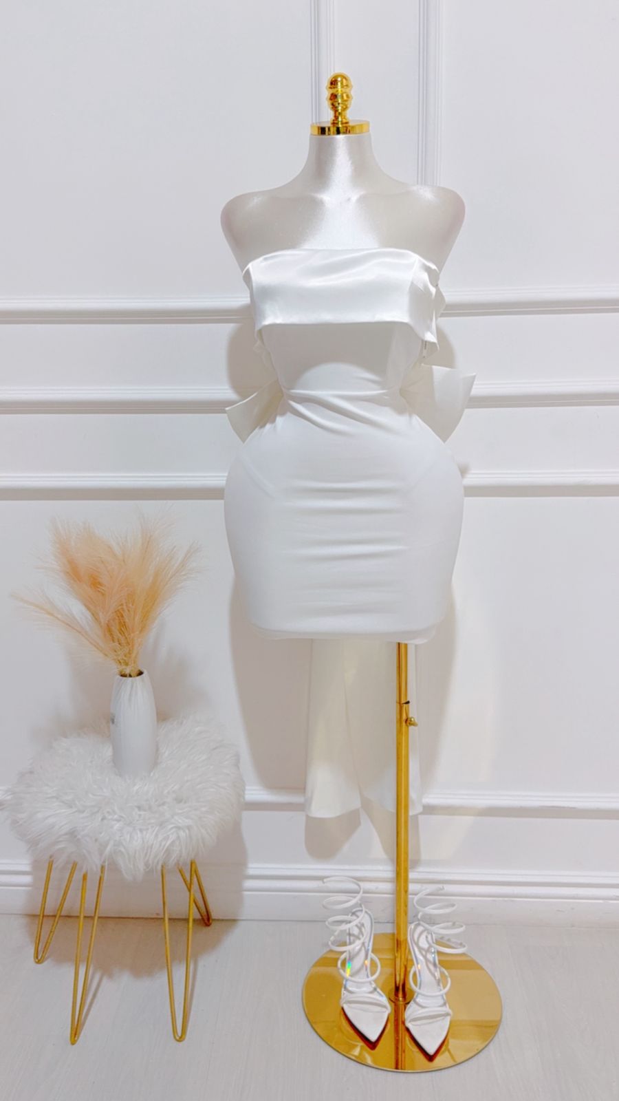 Vestido Corto Detalle Lazo Satin Blanco