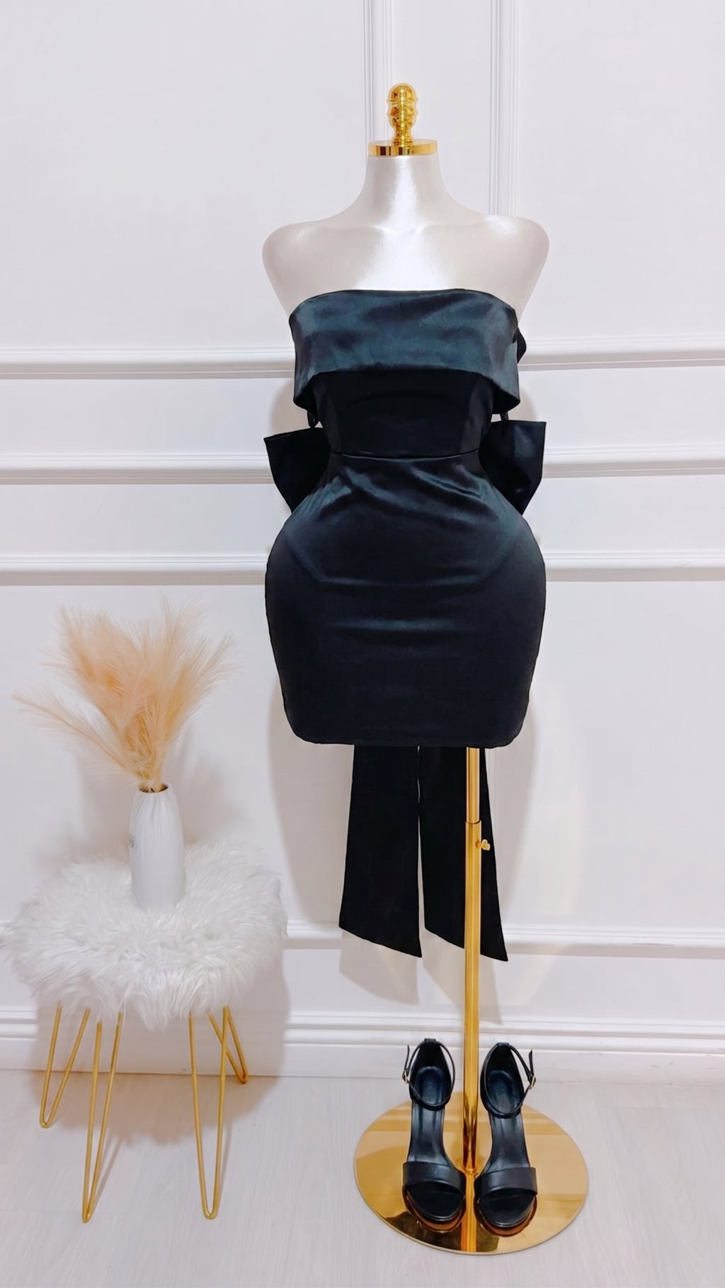 Vestido Corto Detalle Lazo Satin