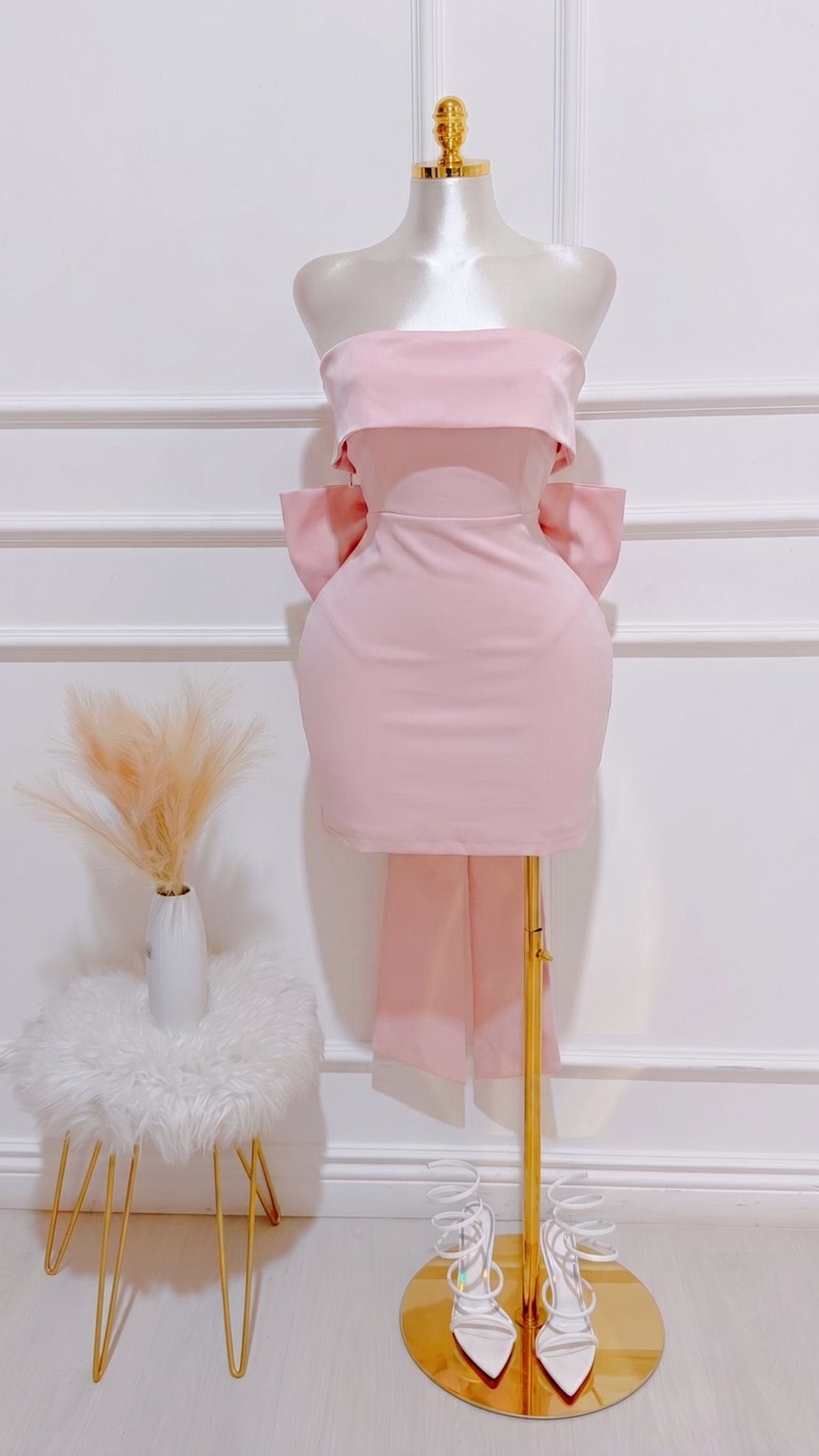 Vestido Corto Detalle Lazo Satin