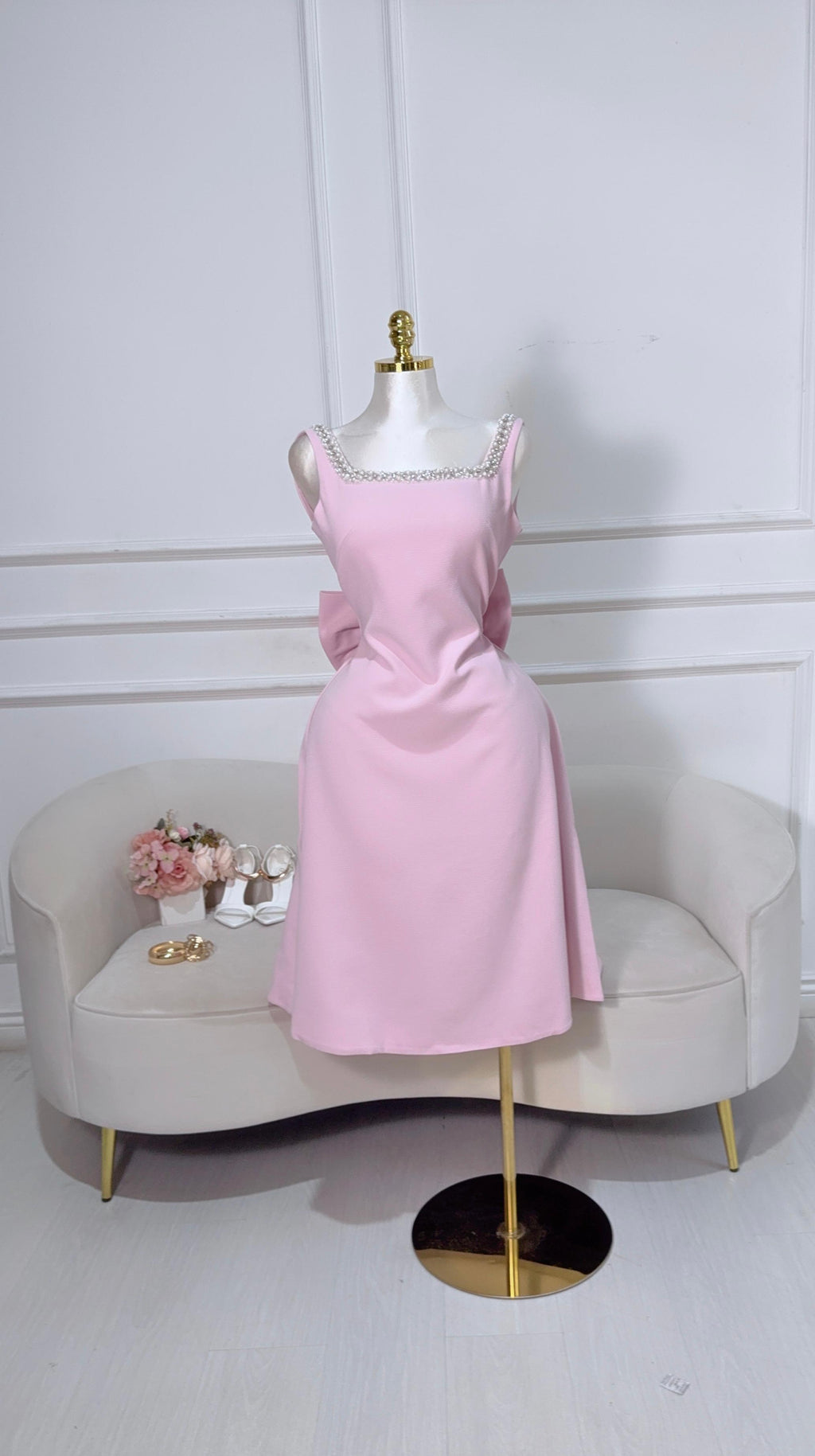 VESTIDO ROSA LARGO CON BOLITAS