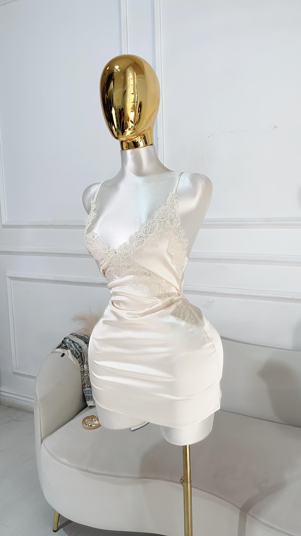 VESTIDO CORTO IVORY ENCAJE