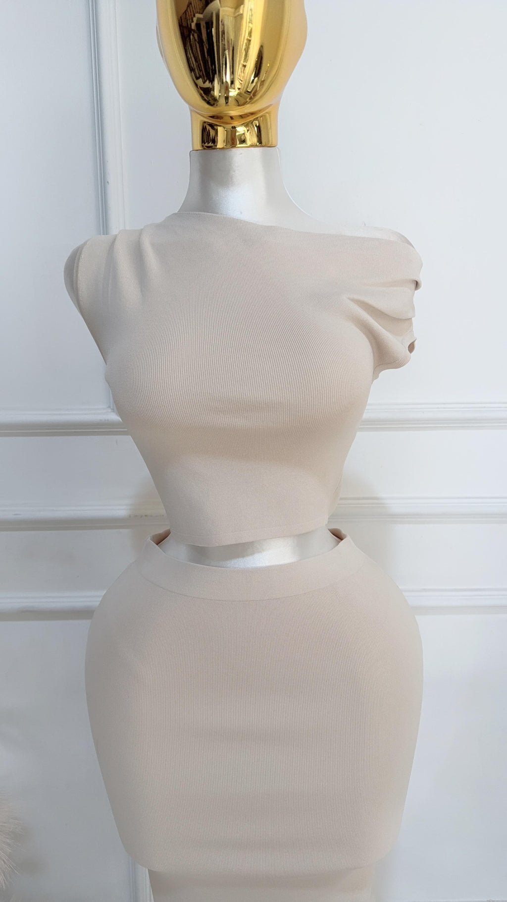 CONJUNTO BEIGE FALDA LARGA