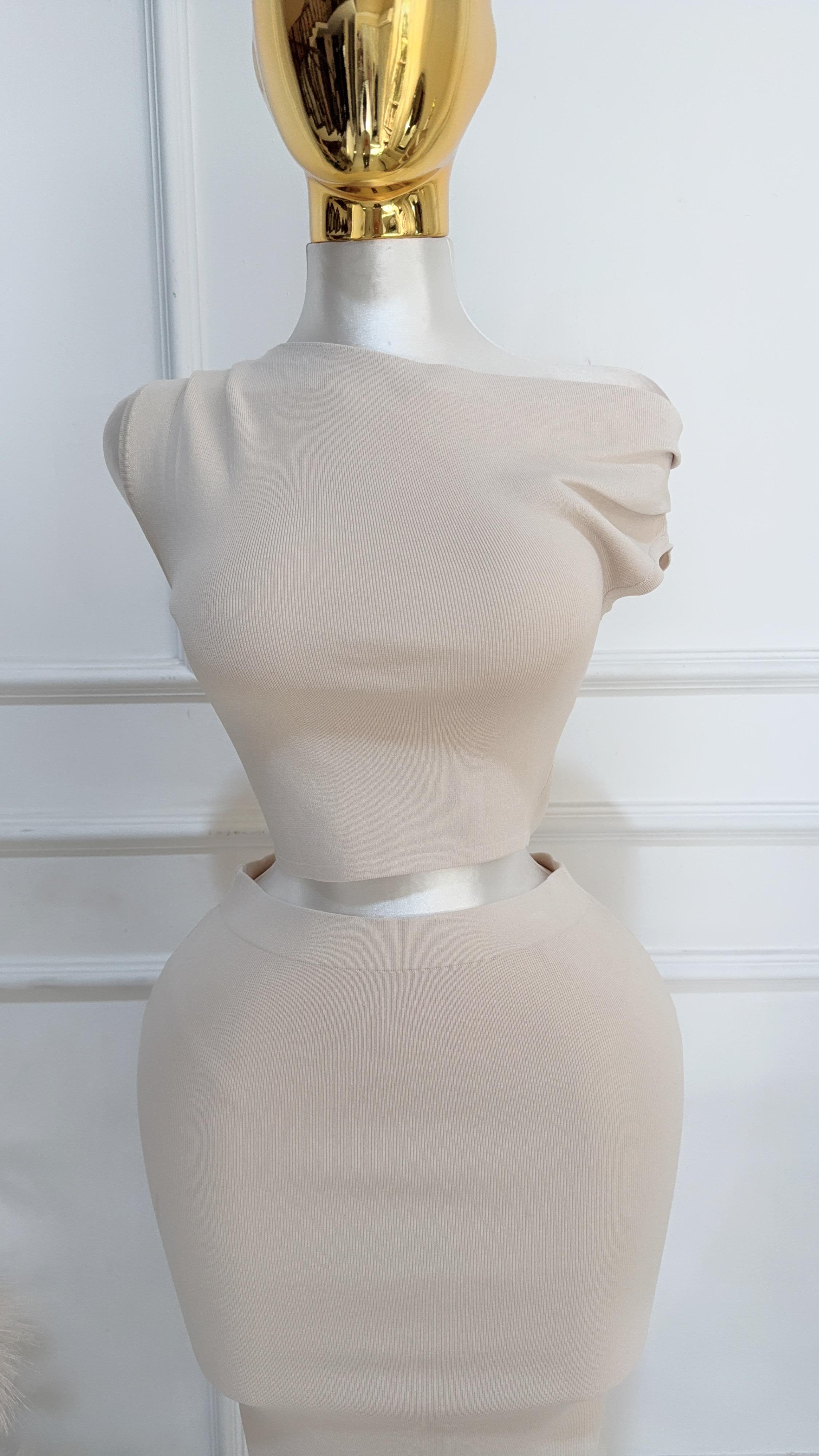 CONJUNTO BEIGE FALDA LARGA