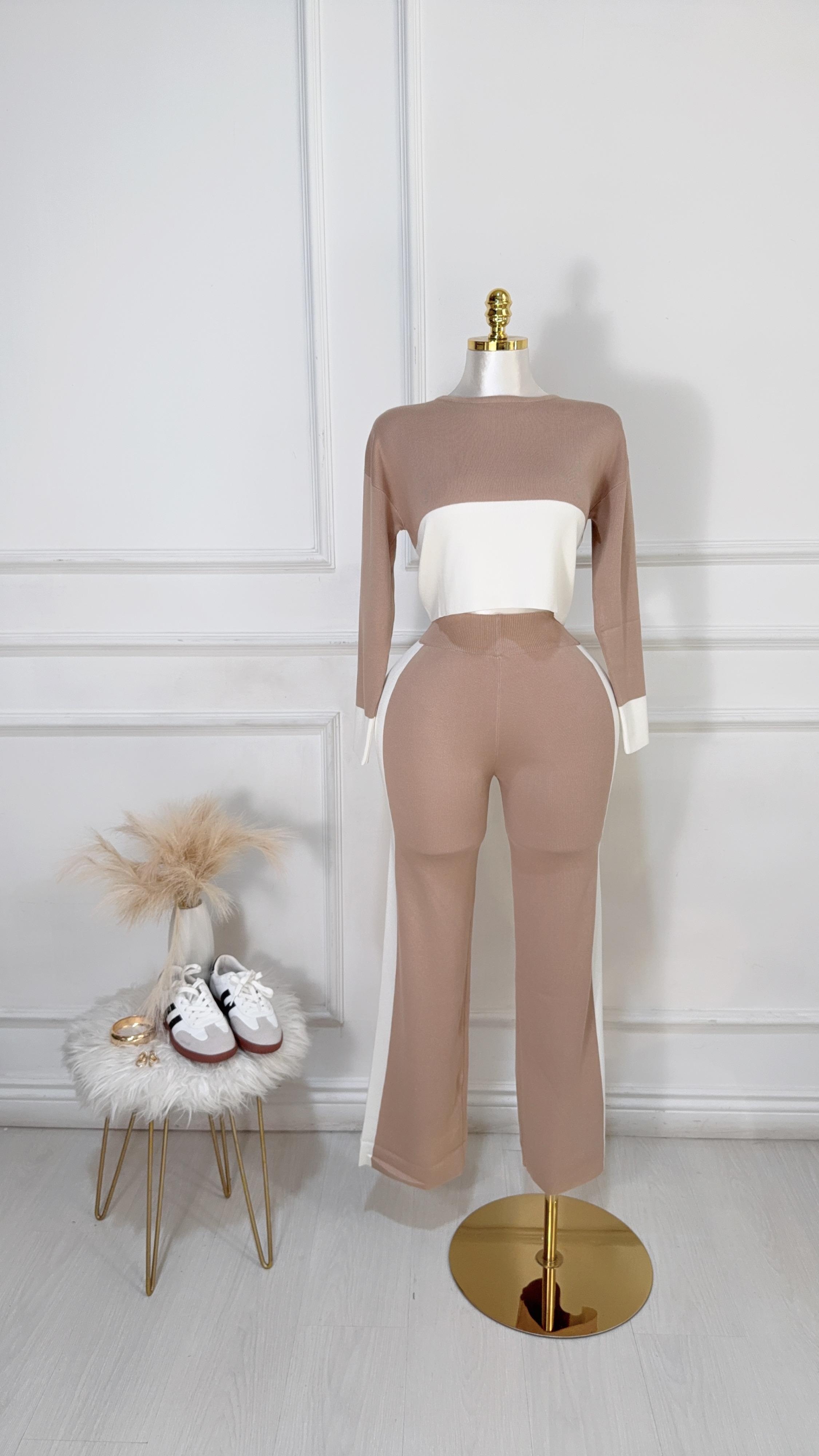 Conjunto Beige Blusa Manga Larga Pantalon
