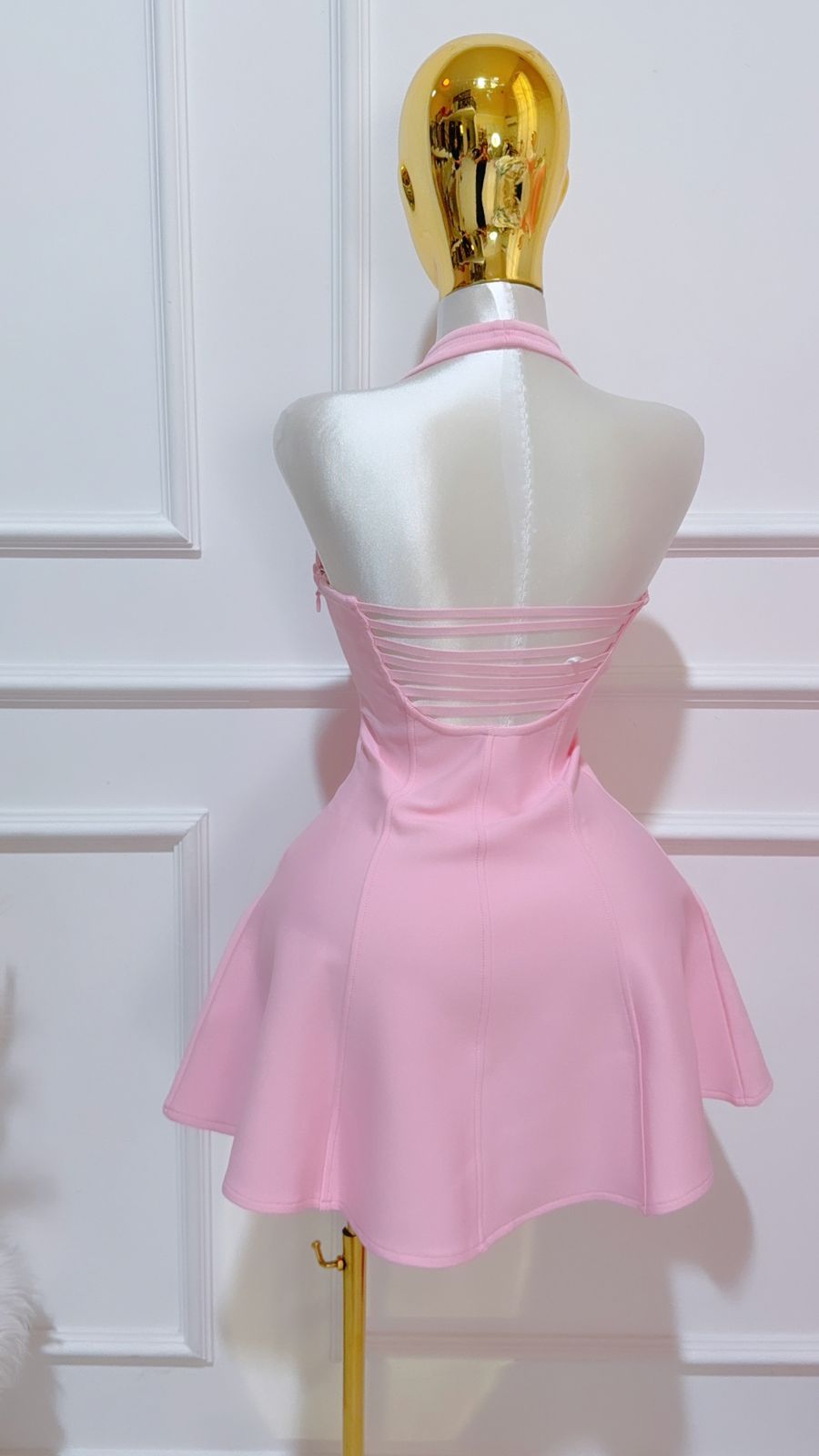 Vestido Corto Bandage Escote Rosa
