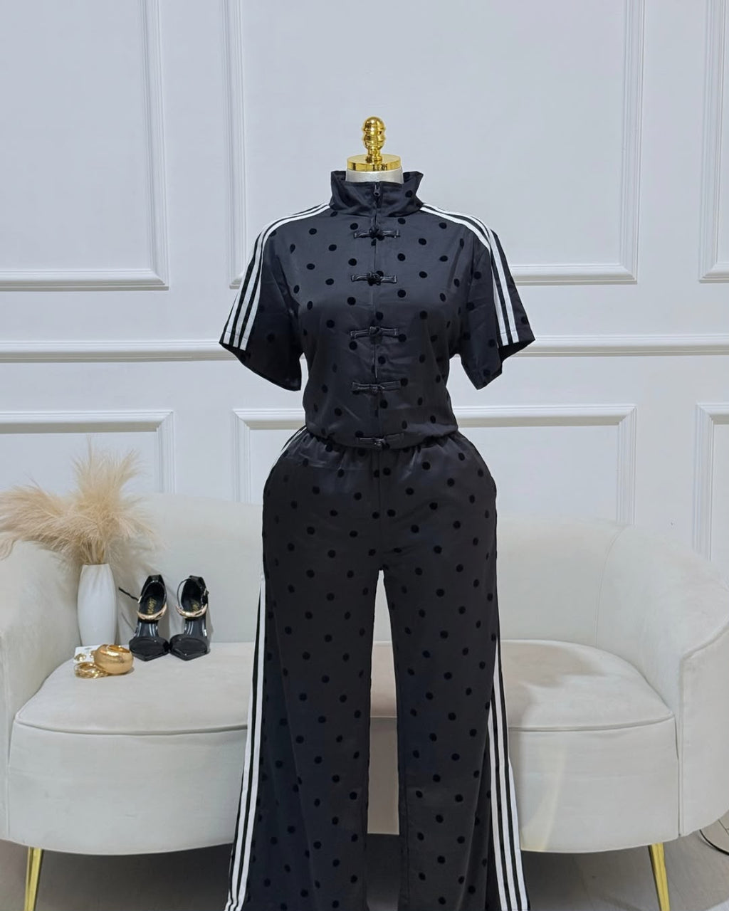 CONJUNTO NEGRO PUNTOS