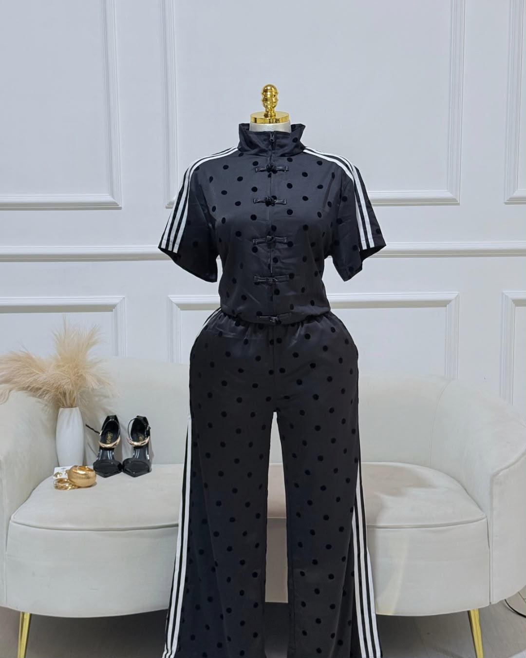 CONJUNTO NEGRO PUNTOS